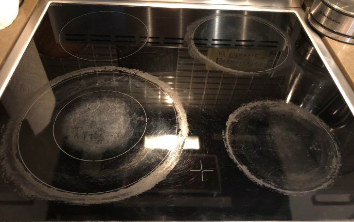 Xử lý bếp hồng ngoại bị cháy mặt kính