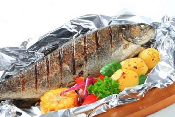 cá nướng giấy bạc bằng bếp hồng ngoại