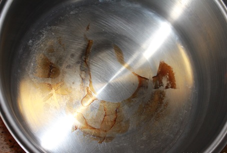 Cách làm sạch nồi inox bị ố vàng - 1 Cách làm sạch nồi inox bị ố vàng - 1