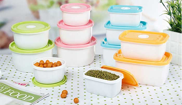 do-bang-nhua-1 Những vật dụng bằng nhựa mỏng hoặc sợi tổng hợp