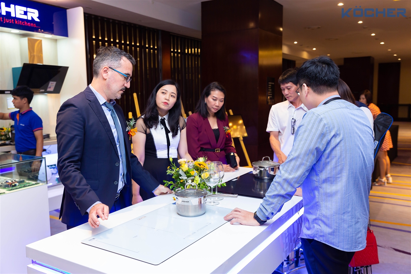 Ông Florent Parisot trả lời thắc mắc khách hàng về DIB4-888 Ông Florent Parisot trả lời thắc mắc khách hàng về DIB4-888