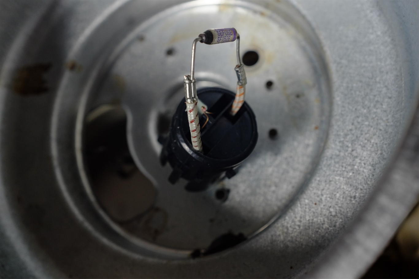 nguyen-nhan-lo-nuong-khong-nong-do-hong-cau-chi nguyên nhân lò nướng không nóng do hỏng cầu chì