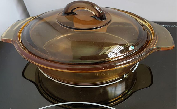 nồi thủy tinh có nấu được bếp từ không