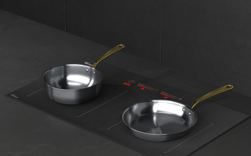 Cấu trúc mặt kính nhám mỏng giúp từ trường xuyên thấu dễ dàng mà không làm giảm hiệu suất nấu nướng của bếp từ.