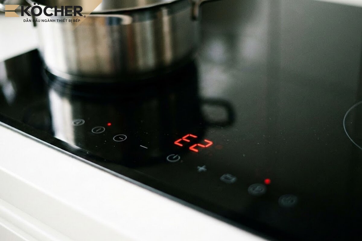 Bếp quá nóng sẽ tự ngắt dòng điện khiến bếp không lên điện.