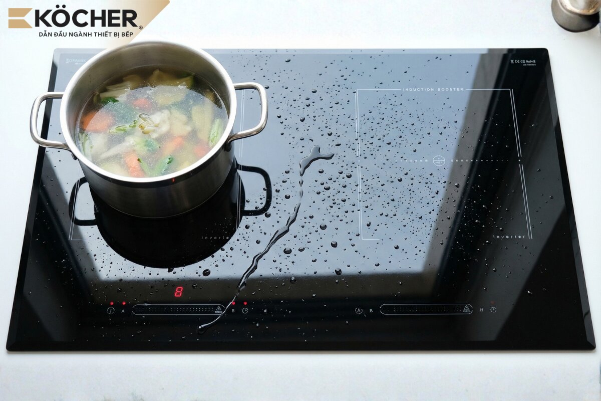 Tránh để nước trào ra mặt kính khi đang nấu ăn.