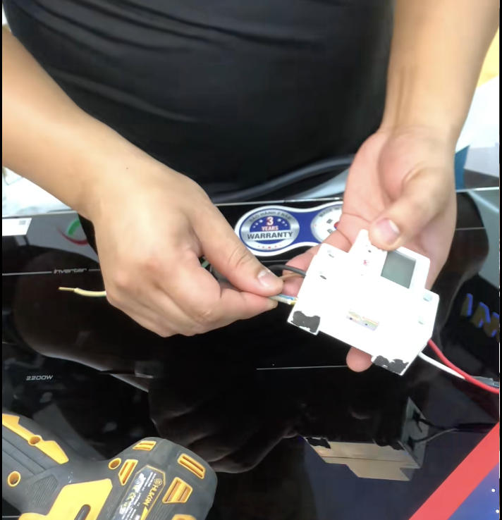 Dấu các cặp dây bếp từ vào aptomat