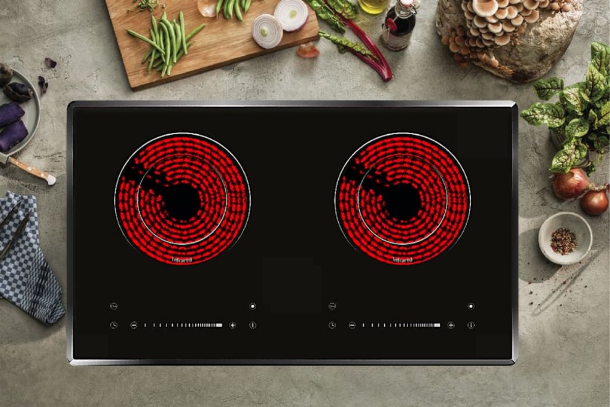 Mặt bếp hồng ngoại khi hoạt động rất nóng do nhận nhiệt truyền trực tiếp từ cuộn dây điện trở dưới mặt kính