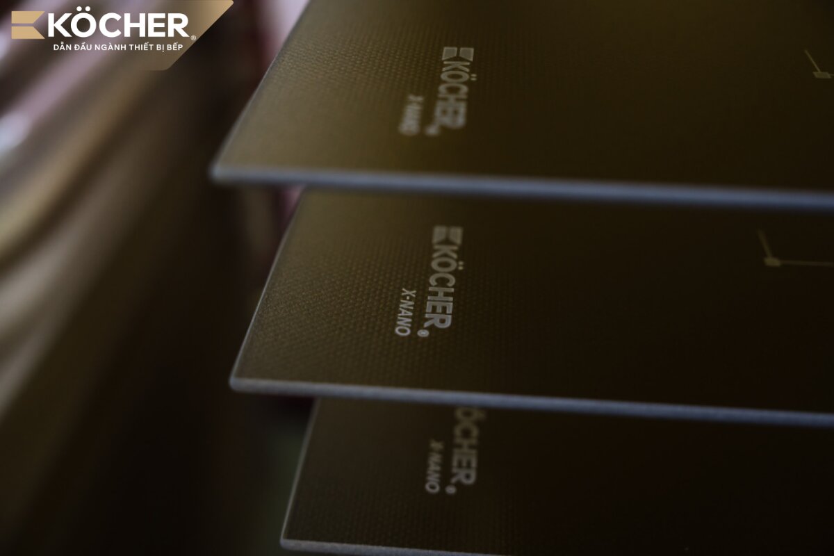 Hãng bếp từ uy tín thường đầu tư vào loại kính chất lượng cao như mặt kính chống xước X-Nano của EuroKera Pháp phát triển độc quyền cho bếp từ Köcher