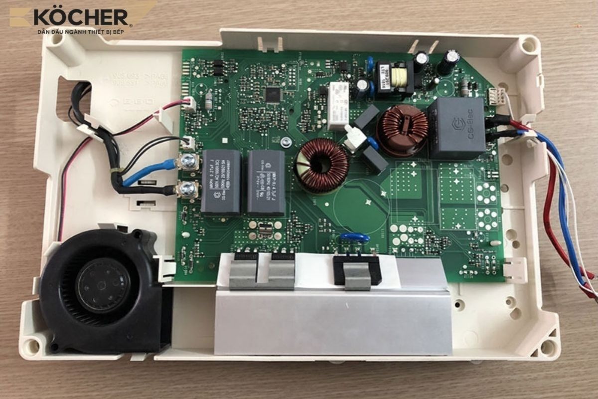 Cảm biến hoặc bo mạch trục trặc có thể gây lỗi E4