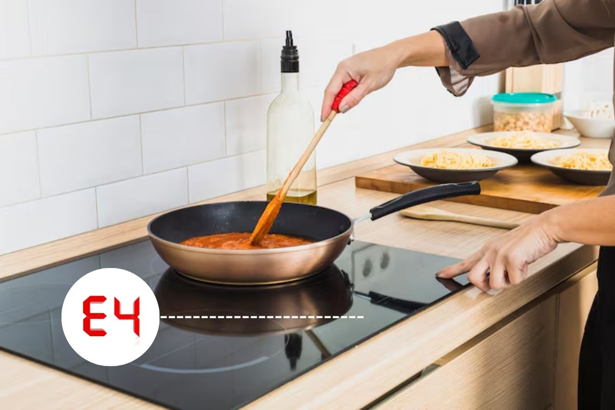 Lỗi E4 xuất hiện khi nhiệt độ vùng nấu vượt ngưỡng an toàn