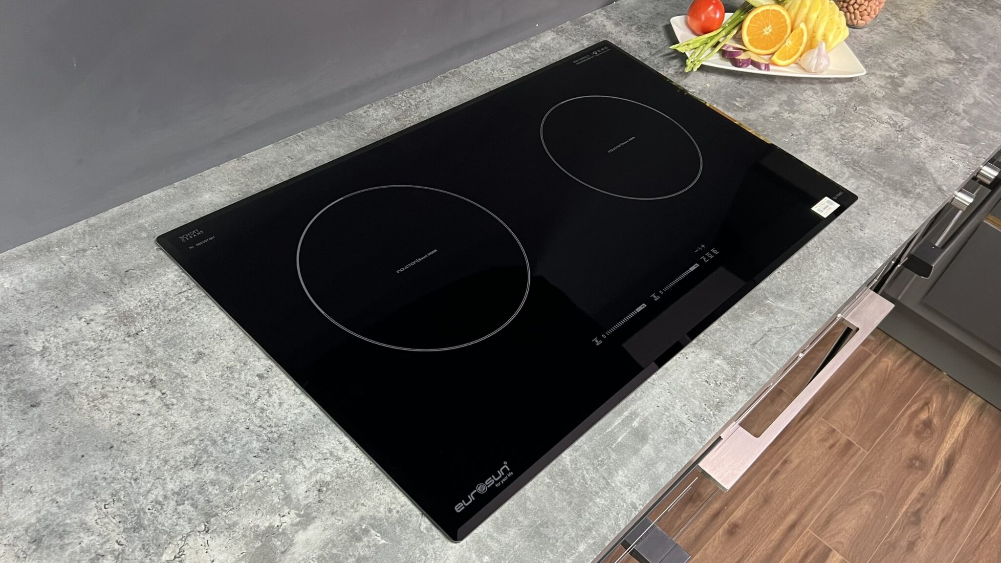 Bếp từ nhập khẩu từ Đức EU-T889G với mặt kính Schott Ceran sang trọng