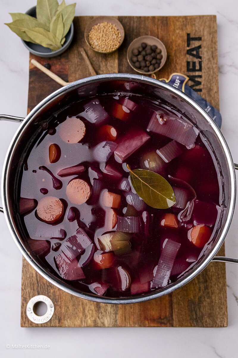 Braising the meat in the strained marinade at a stable temperature of 80 to 90°C. (Source: daringgourmet.com)